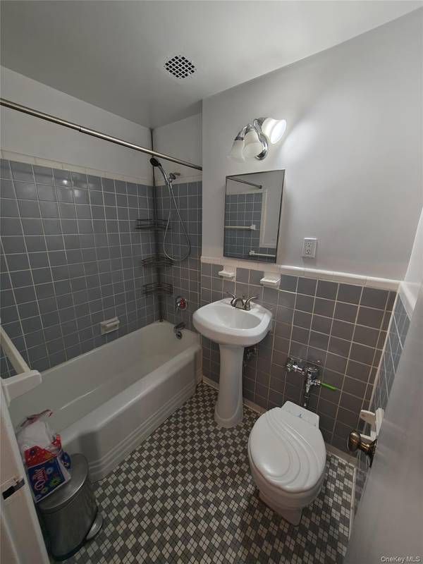 35-11 85 ST #1B, Jackson Heights, NY 11372