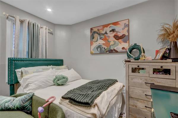 14431 166th ST, Jamaica, NY 11434