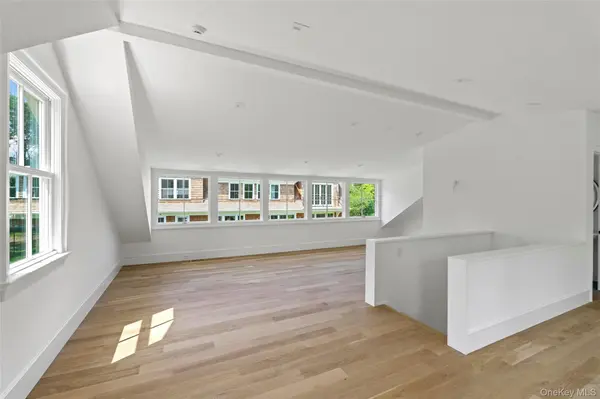 161 South RD, Westhampton, NY 11977
