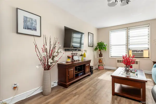 33-07 91 st ST #3K, Jackson Heights, NY 11372
