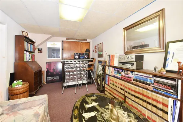 102-35 187th ST, Hollis, NY 11423