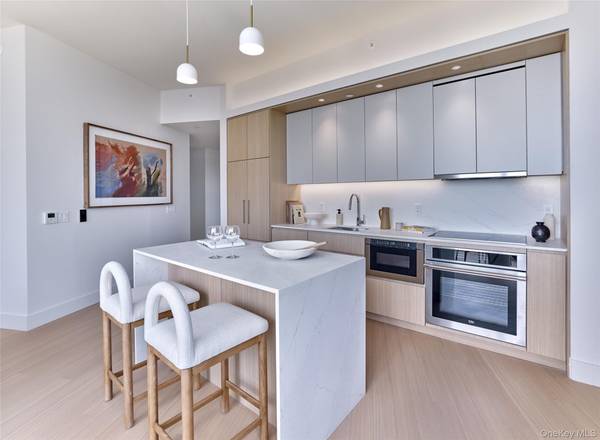 33 Westchester PL #22B, New Rochelle, NY 10801