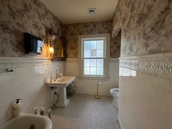 27 W Neck RD #2nd Fl - Suite 100, Huntington, NY 11743