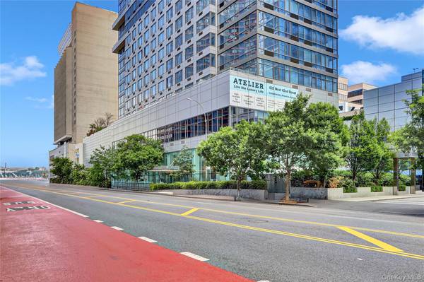 635 W 42nd ST #7A, New York (manhattan), NY 10036