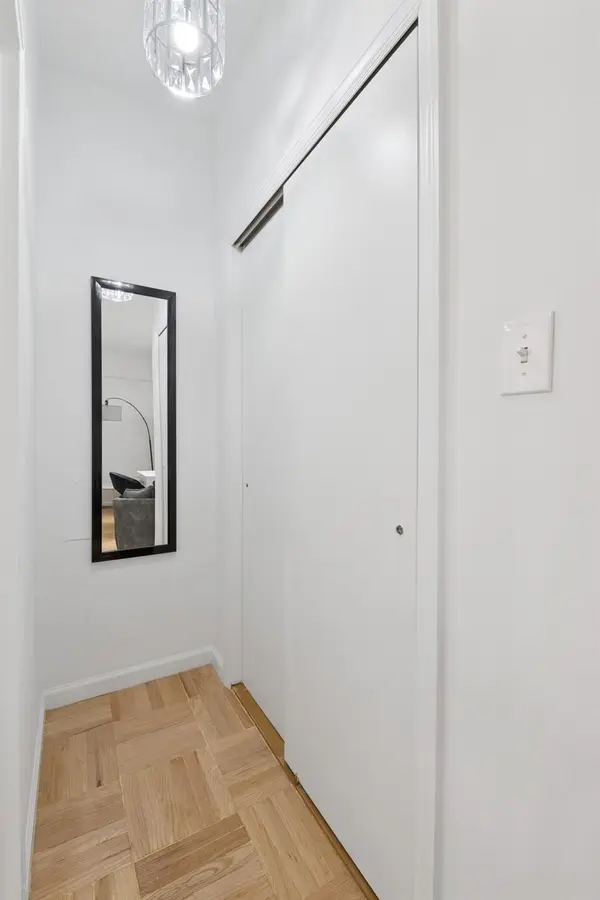 76-26 113th ST #1B, Forest Hills, NY 11375
