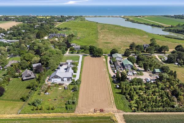 89 Wainscott Main ST, Wainscott, NY 11975