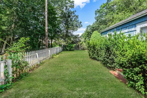 9 Private RD, Medford, NY 11763