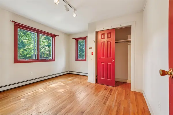 27 Jagger LN, Westhampton, NY 11977