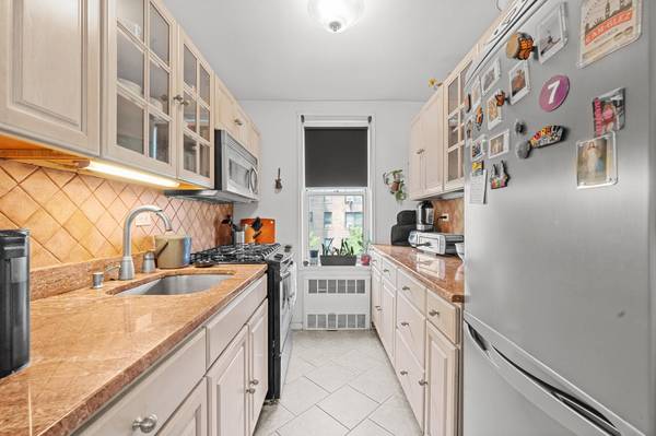 33-05 92nd ST #4B, Jackson Heights, NY 11372