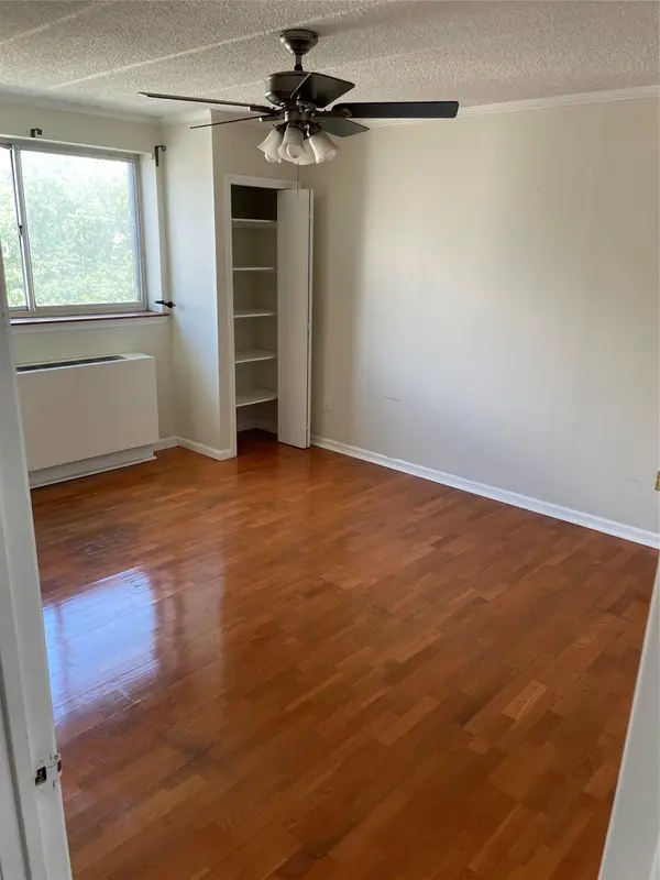 3220 Fairfield AVE #6D, Bronx, NY 10463