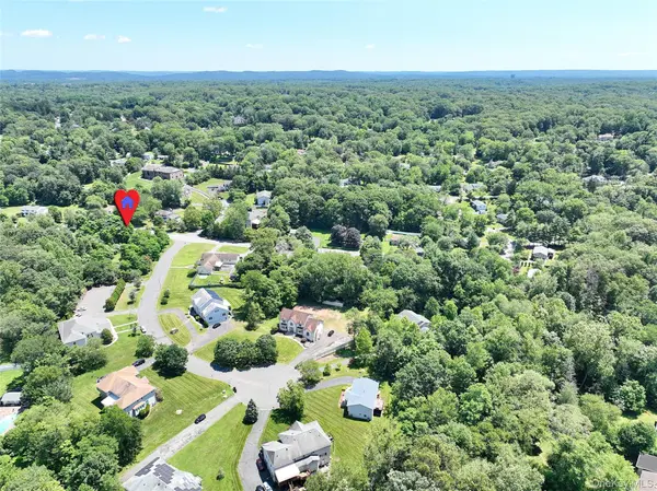 10 Fosse CT, Airmont, NY 10952