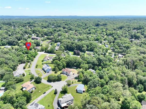 10 Fosse CT, Airmont, NY 10952