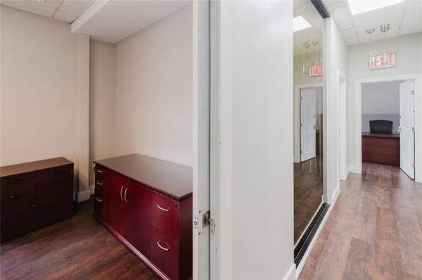 98-22 Metropolitan AVE, Forest Hills, NY 11375