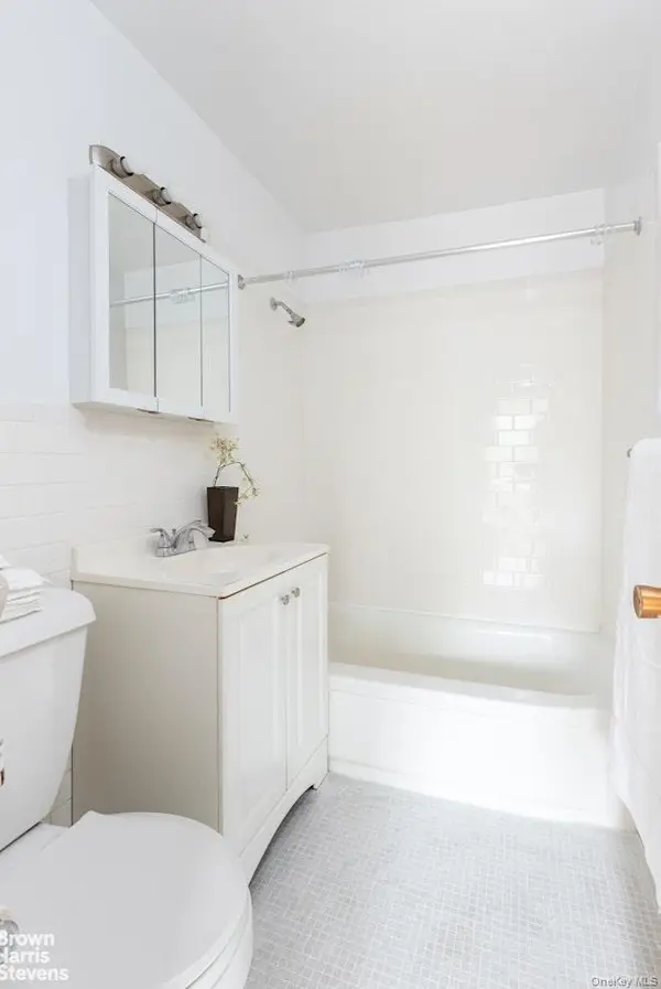 3671 Hudson Manor TER #4F, Bronx, NY 10463