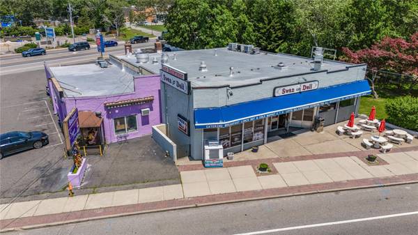 13 S Country RD, East Patchogue, NY 11772