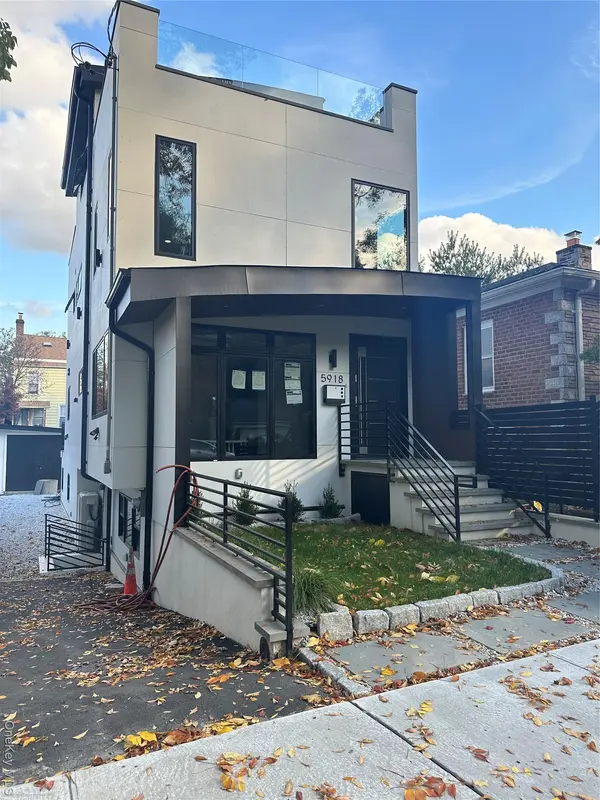 5918 Delafield AVE, Bronx, NY 10471