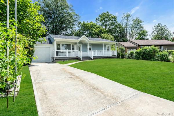 22 Robert DR, Huntington, NY 11743