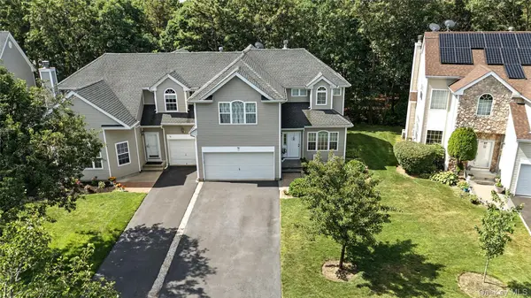 33 Sunflower Ridge RD, South Setauket, NY 11720