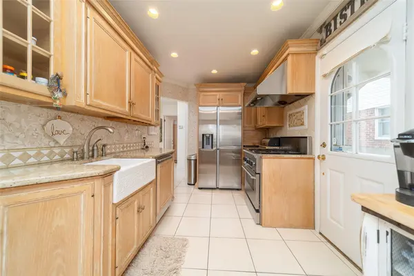 145-67 5th AVE, Whitestone, NY 11357