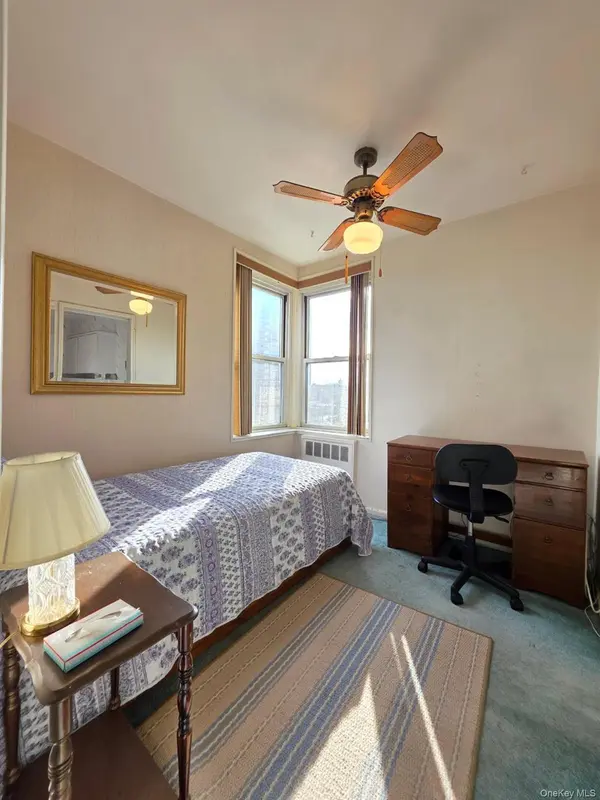 210-15 23rd AVE #4E, Bayside, NY 11360