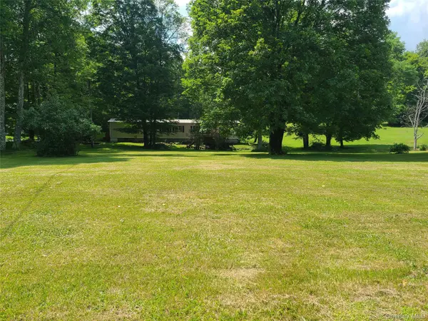 28 Martin LN, Mongaup Valley, NY 12762