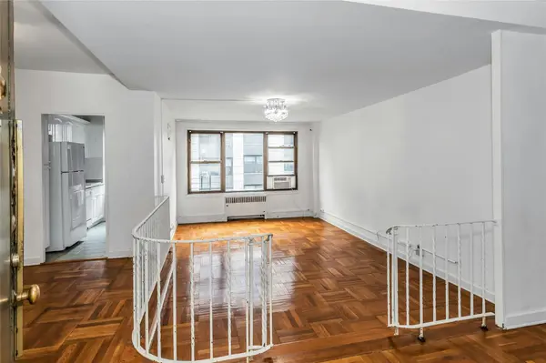 98-50 63rd DR #5F, Rego Park, NY 11374