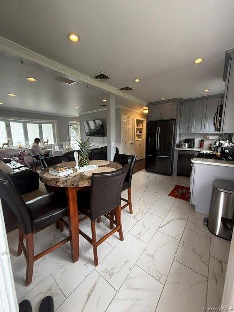 94 Indian Head RD, Kings Park, NY 11754