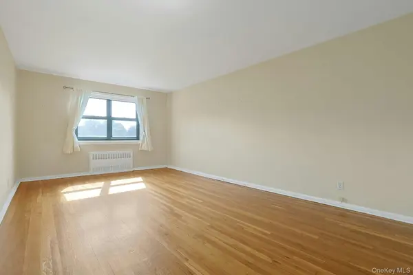 19 Old Mamaroneck RD #6M, White Plains, NY 10605