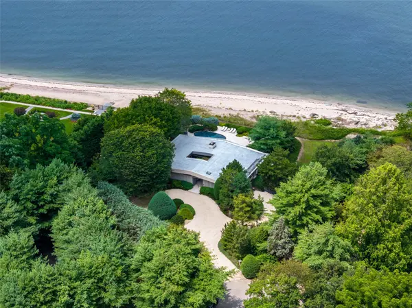 96 Old House LN, Sands Point, NY 11050