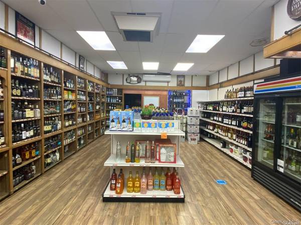 6557 Myrtle AVE, Ridgewood, NY 11385