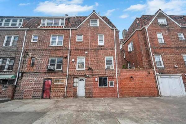 37-37 78th ST, Jackson Heights, NY 11372