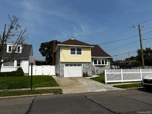 558 Oxford RD, Cedarhurst, NY 11516