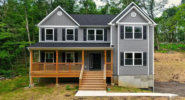 17 Black Gum CT, Newburgh, NY 12550