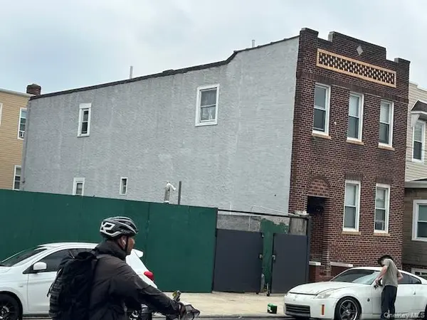 61-38 Grand AVE, Maspeth, NY 11378