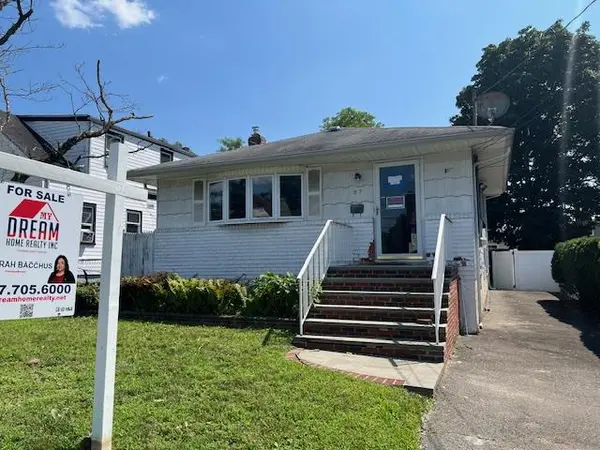 87 W Clinton AVE, Roosevelt, NY 11575