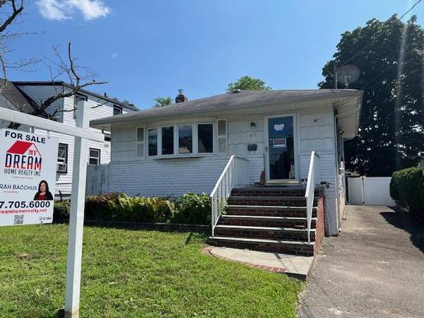 87 W Clinton AVE, Roosevelt, NY 11575