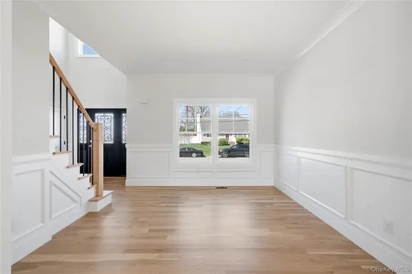 32 Massapequa AVE, Massapequa Park, NY 11762