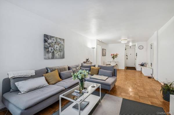 7502 Austin ST #1L, Forest Hills, NY 11375