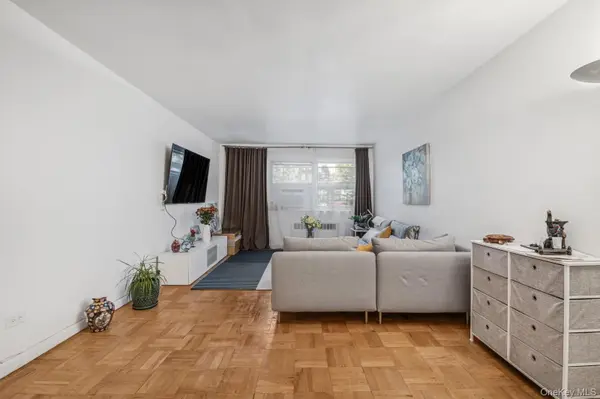 7502 Austin ST #1L, Forest Hills, NY 11375