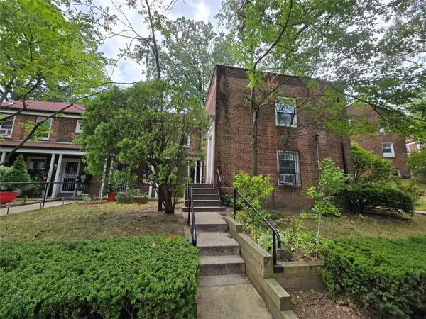 150-14 Geothals AVE #45F, Briarwood, NY 11432