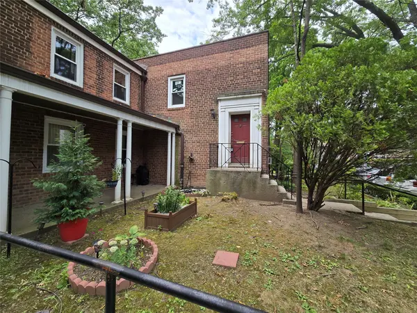 150-14 Geothals AVE #45F, Briarwood, NY 11432