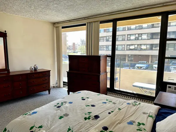 162-30 Powells Cove BLVD #2D, Beechhurst, NY 11357