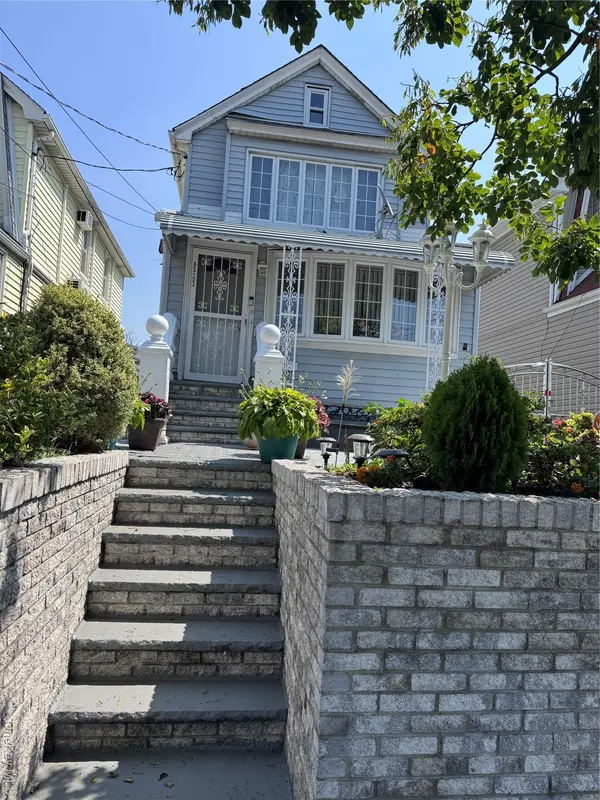 9353 207th ST, Queens Village, NY 11428