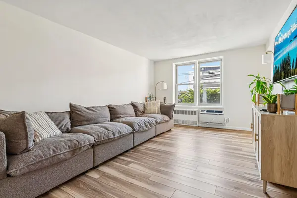 560 W Broadway #1G, Long Beach, NY 11561