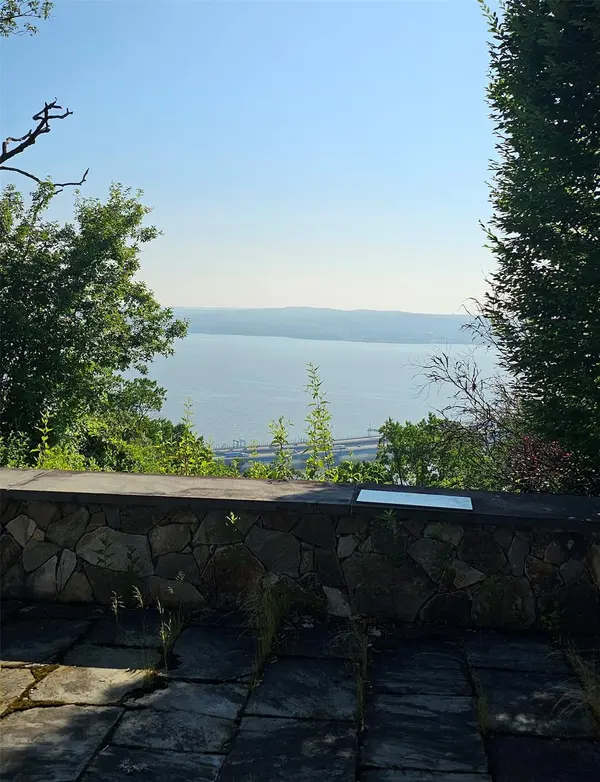 9 Tweed BLVD, Nyack, NY 10960
