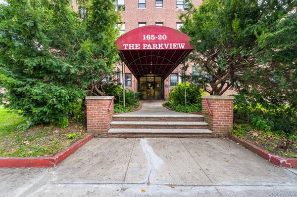 165-20 Highland Ave #201, Jamaica, NY 11432