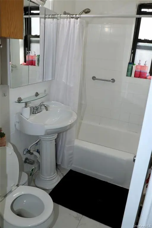 15029 72nd RD #5C, Flushing, NY 11367