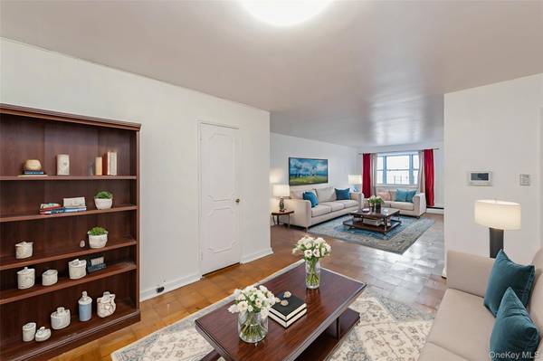 99-10 60th AVE #1C, Corona, NY 11368