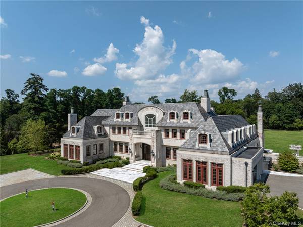 9 Hicks LN, Sands Point, NY 11050