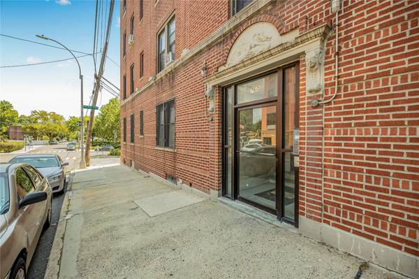 760 E 232nd ST, Bronx, NY 10466